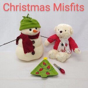 Christmas Misfits Plush Snowman Bear & Christmas Tree Tray Want A Home